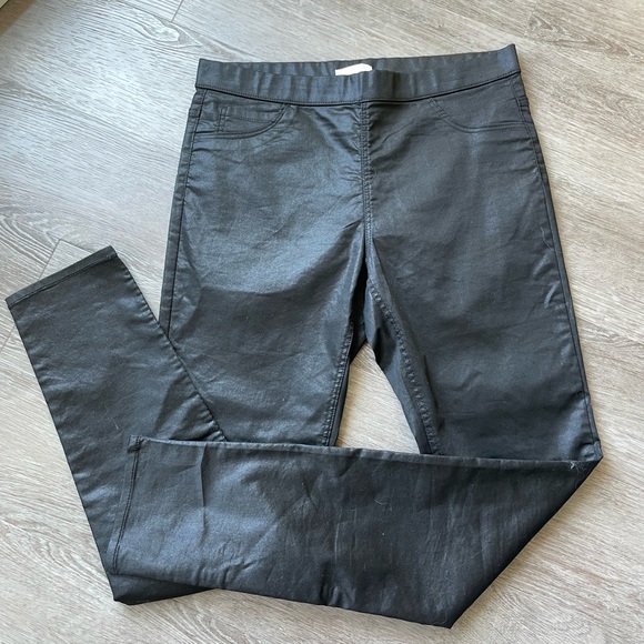 Black Jegging pants with a leather wash - Picture 1 of 4